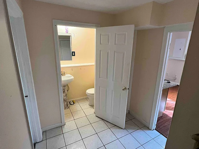 6050 Hydrangea Dr #B — Photo 7