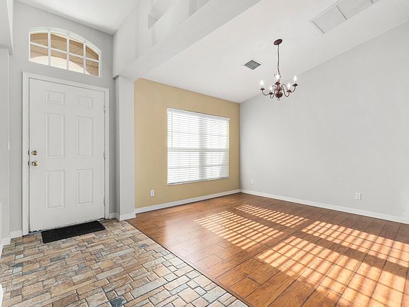 5th image of 417 NW Hutchins St