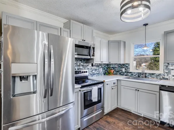 4132 Lower Cedar Valley Rd, Hudson, NC 28638