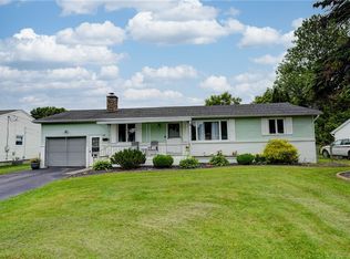 92 Harmony Dr, Rochester, NY 14626