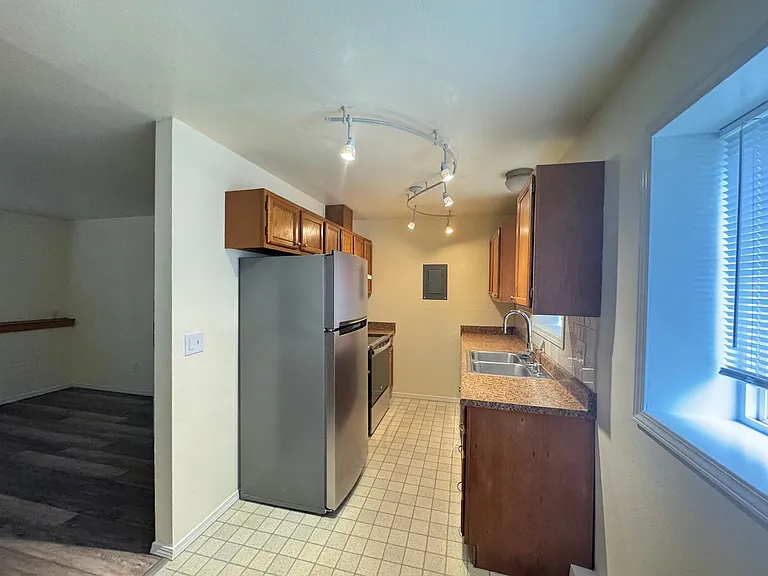 1531 Eagle Street #2 — Photo 2