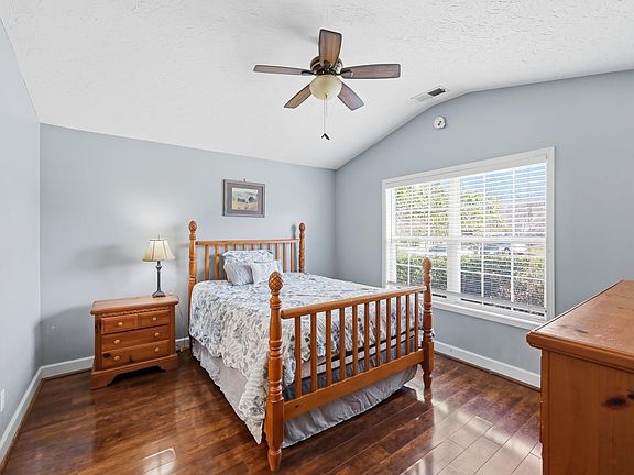 4th image of 321 Loblolly Ct