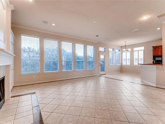 3rd image of 1202 Whispering Oaks Dr
