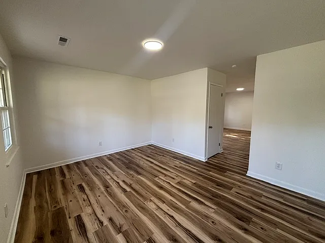 3 bed, 1353 sqft, $1,500 — Photo 2