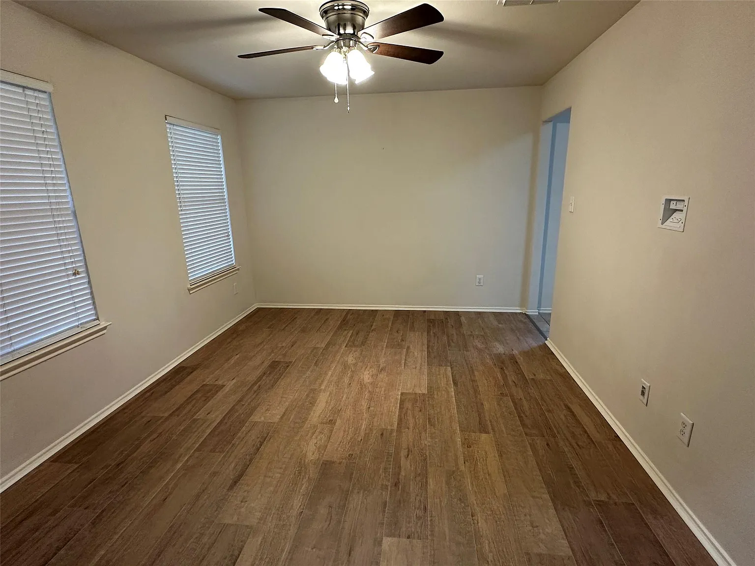 3 bed, 2.0 bath, 1721 sqft, $1,850 — Photo 3