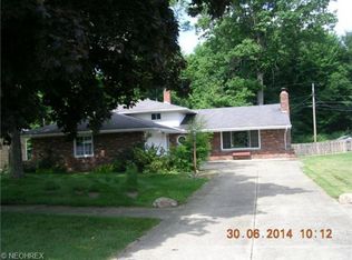6048 Pomona Dr, Parma, OH 44130