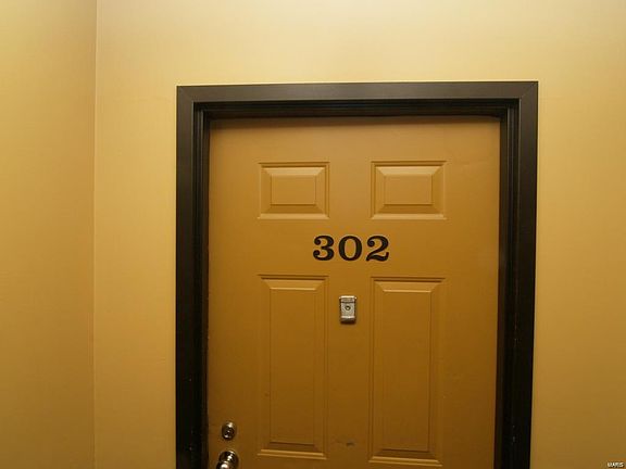 3rd image of 5316-5320 Pershing Ave #302