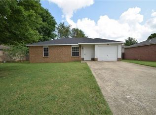 12 Burnett Cir, Bentonville, AR 72712