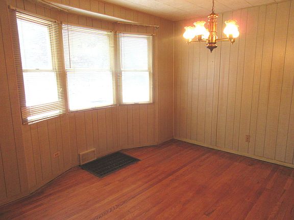 5th image of 708 N 12th Ave