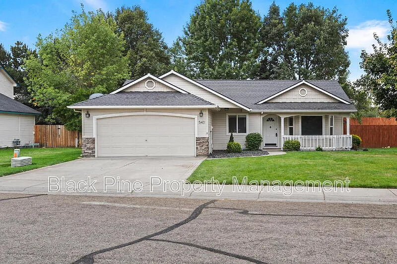 3 bed, 2.0 bath, 1433 sqft, $2,350 — Photo 1