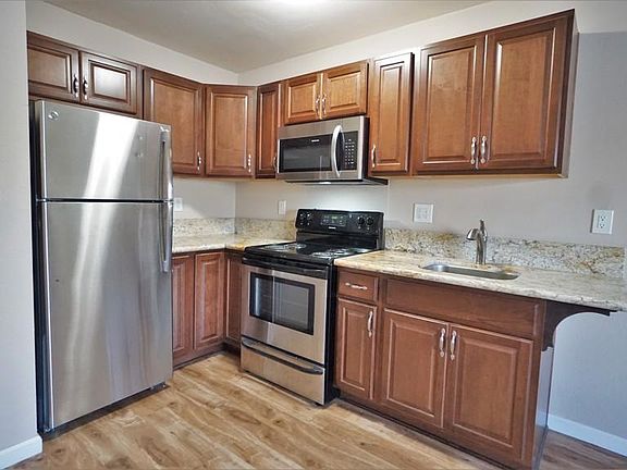 3rd image of 1845 Hornblend St APT 1