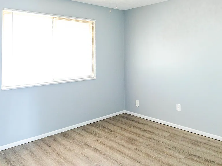 LIMITED TIME OFFER - DISCOUNTED RENTS ON STUDIO, ONE & TWO Bedroom Apartment & Townhomes!! — Photo 10