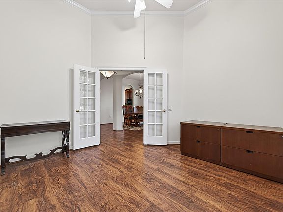 5th image of 27 Sovereign Way