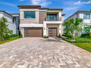 8283 Royal County Down Rd, Boca Raton, FL 33434