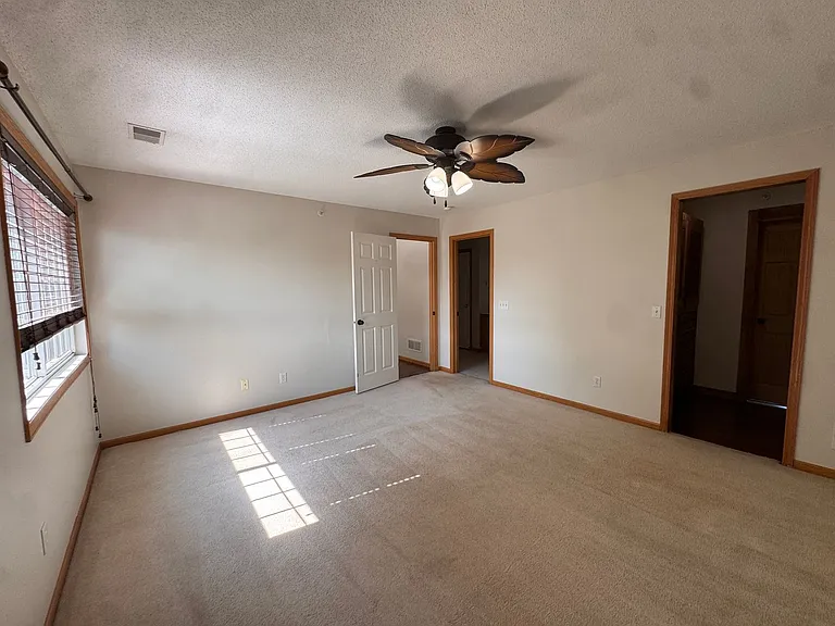1243 Bergmann Dr — Photo 10