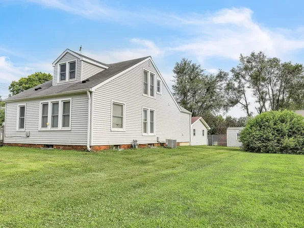 615 S 8th Ave W, Newton, IA 50208