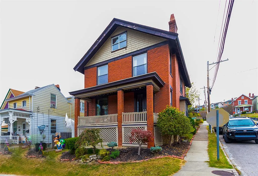 1035 Park Ave photo 1