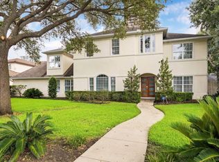 5152 Huckleberry Cir, Houston, TX 77056