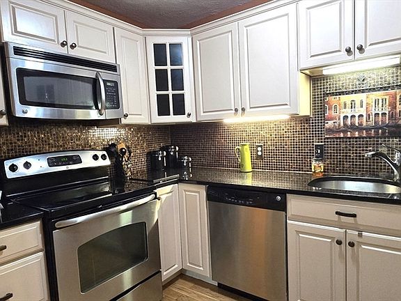 3rd image of 6 Erick Rd APT 53