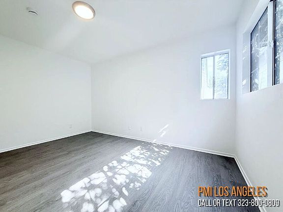2nd image of 10565 Camarillo St