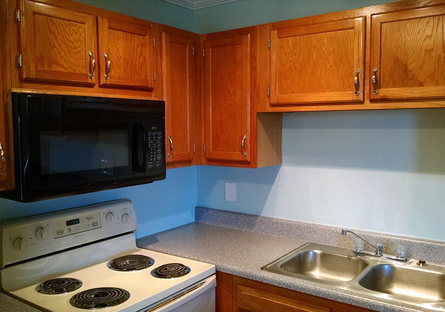 Waitlist for Aug2027Jul2028 Now Open! |2BR/1BA Condo Near UTK | Parking & Pool — Photo 3