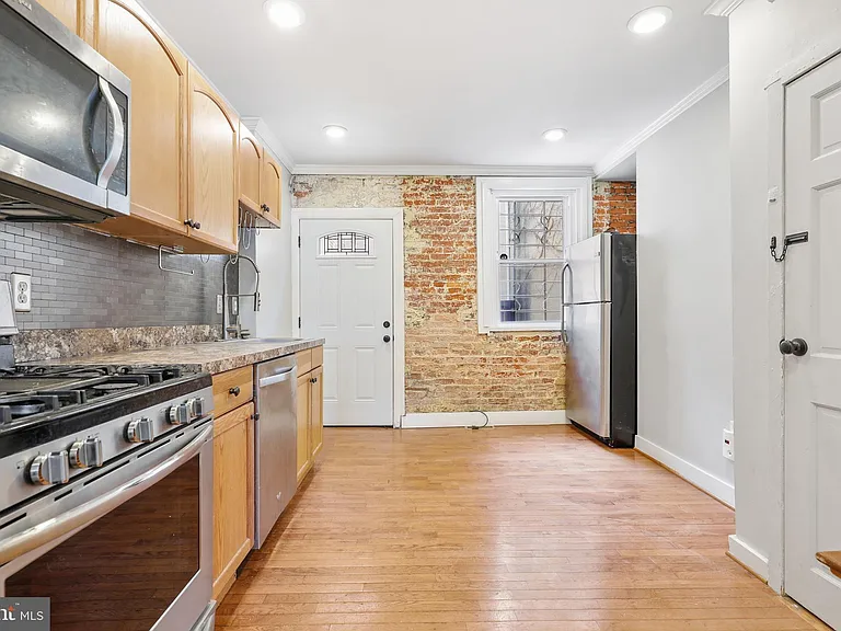 803 S Hanover St — Photo 8