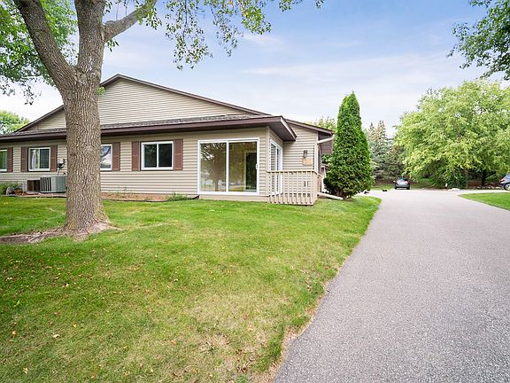 5th image of 1076 Aston Cir