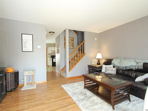 3rd image of 30 Warsaw Ave