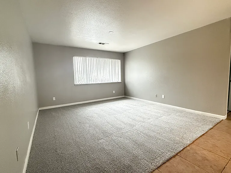 5030 Walnut Ave #6 — Photo 2