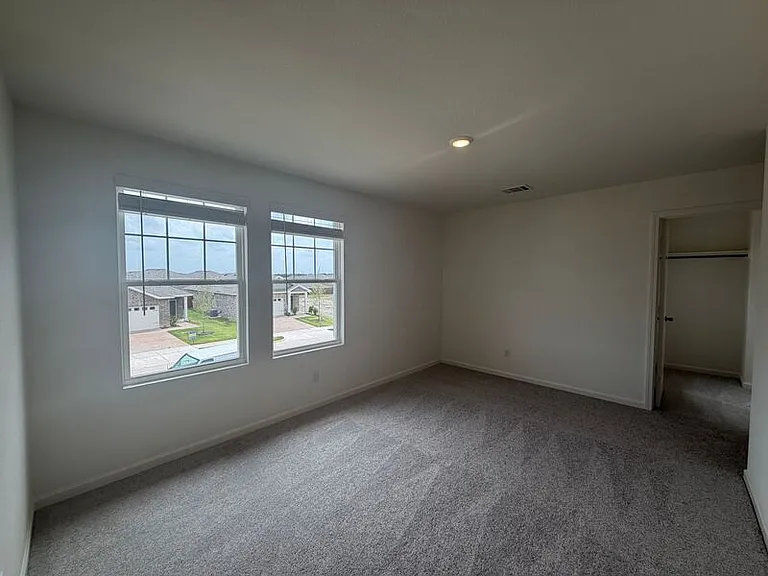 2210 Meadow Park Dr — Photo 25