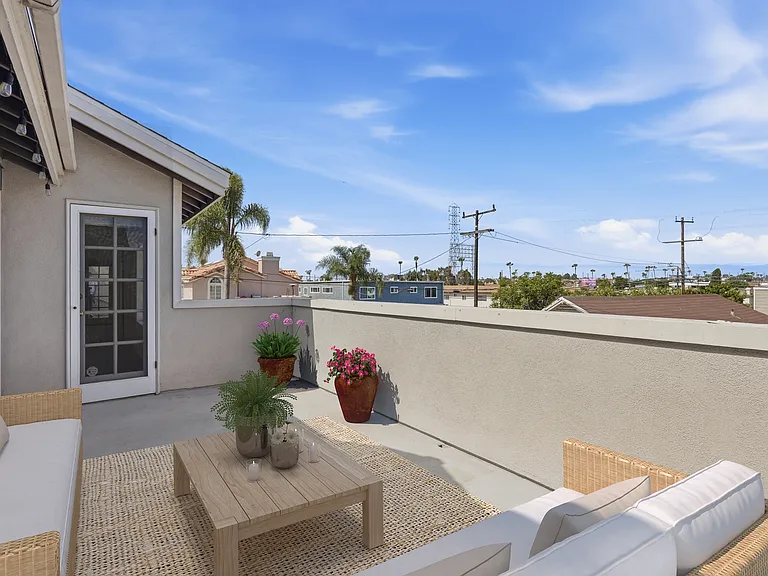 Virtually staged deck