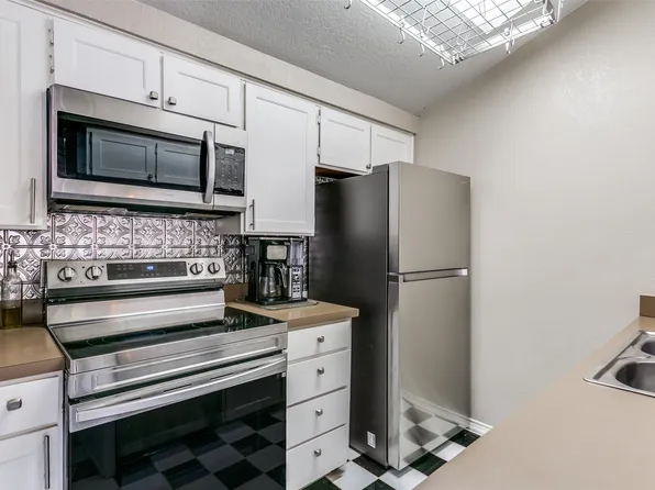 1903 Wilshire Dr, Irving, TX 75061