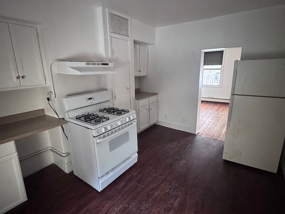 1st image of 171 Van Winkle Ave APT 1
