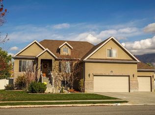 2546 W 2625 N, Farr West, UT 84404