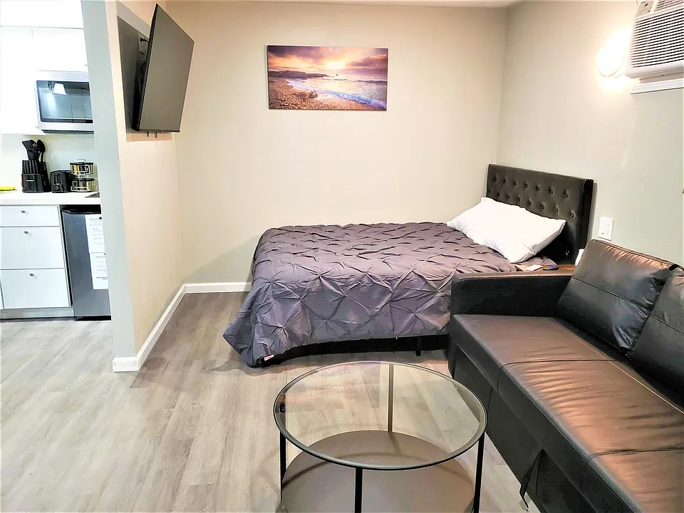 4646 Home Ave #2