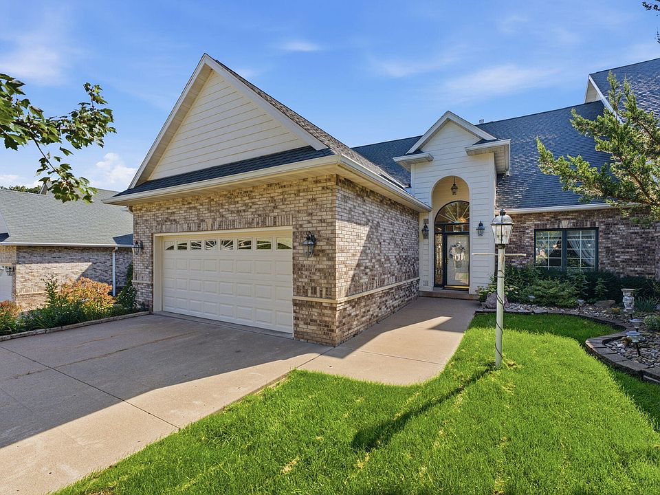 1st image of 409 Hogan Ct