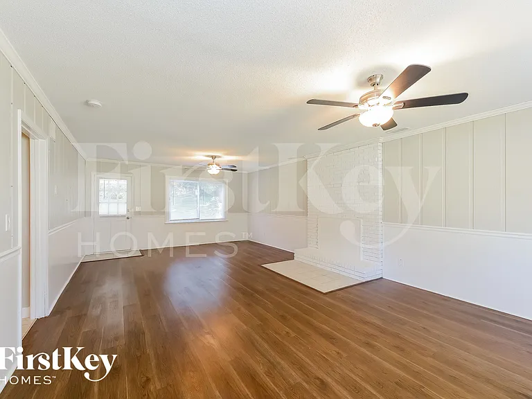1045 High Ridge Rd — Photo 3