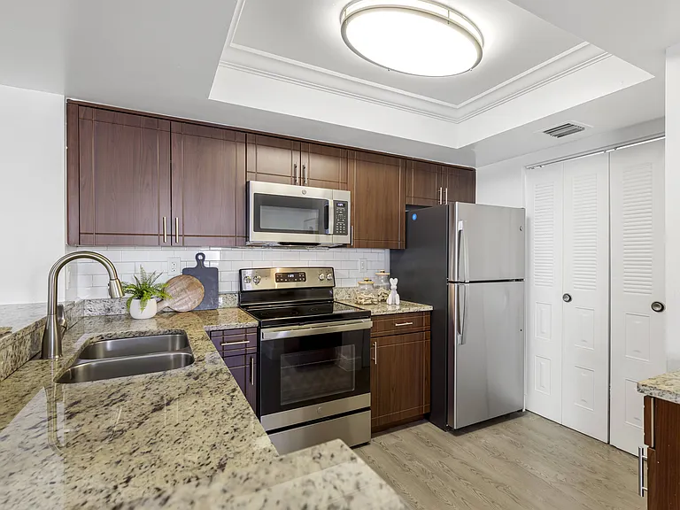 Alvista Hollywood — Photo 46