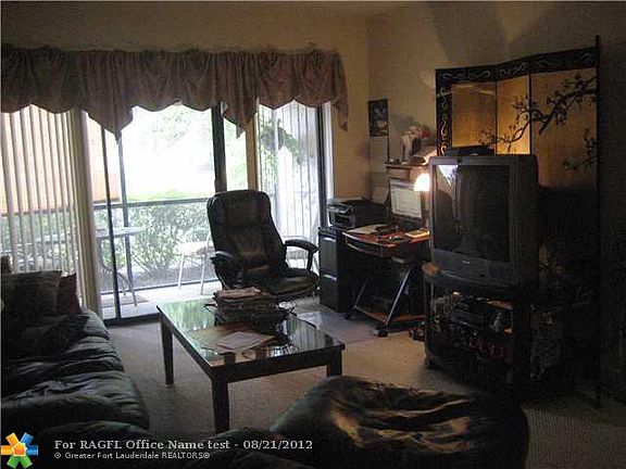 5th image of 8753 NW 39th St