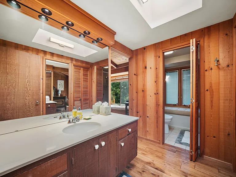 Crespi Ave — Photo 18