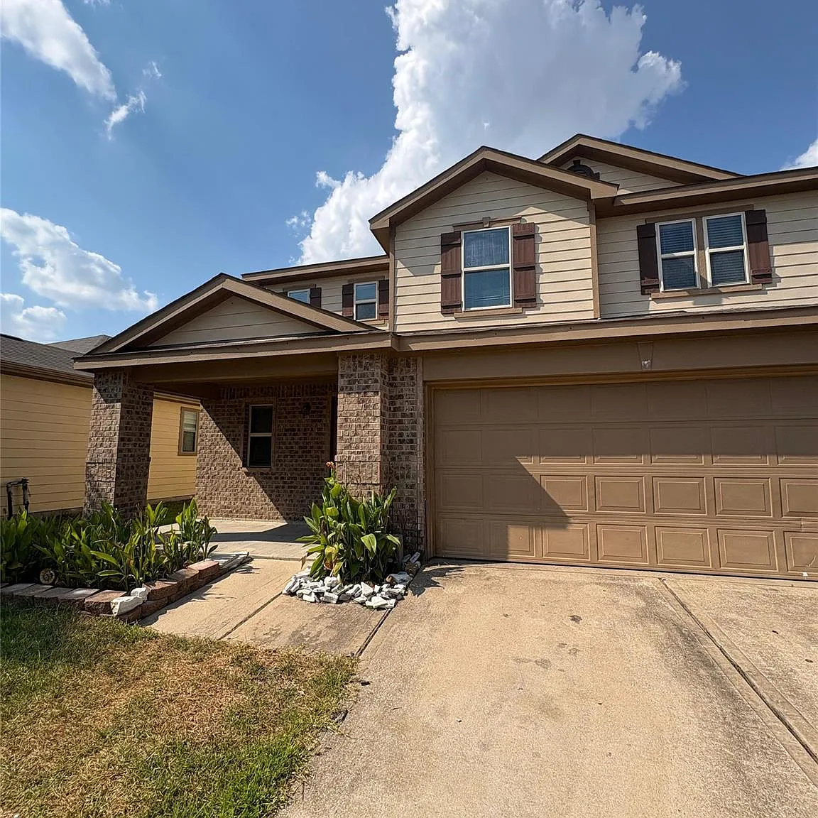 3 bed, 2.5 bath, 2681 sqft, $2,150 — Photo 1