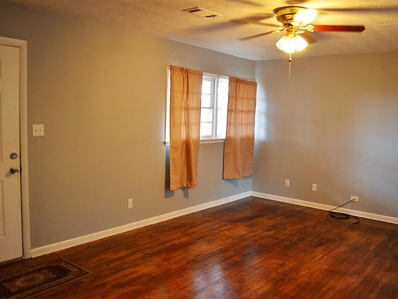 Living dining combo room open concept and great natural light.