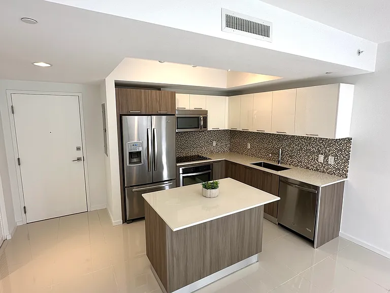 5252 NW 85th Ave #1 — Photo 3