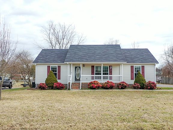 3rd image of 107 Warren Cir