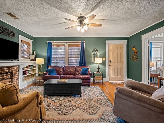 3rd image of 1515 Bluff Ave