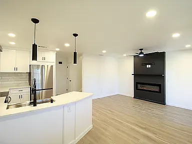 3 bed, 2.5 bath, 1375 sqft, $2,650 — Photo 2
