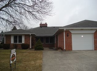 16 Marywood Dr, Greenfield, IN