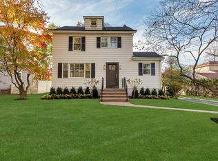 108 Walnut Rd, Glen Cove, NY 11542