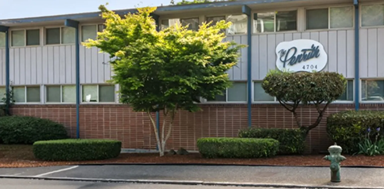 Penrith Apartments - Walk to UW or U-Village! — Photo 1