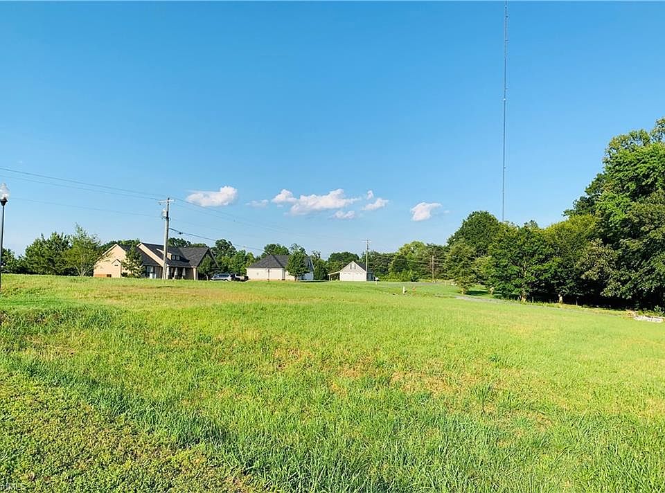 2nd image of 111 Northcrest Dr
